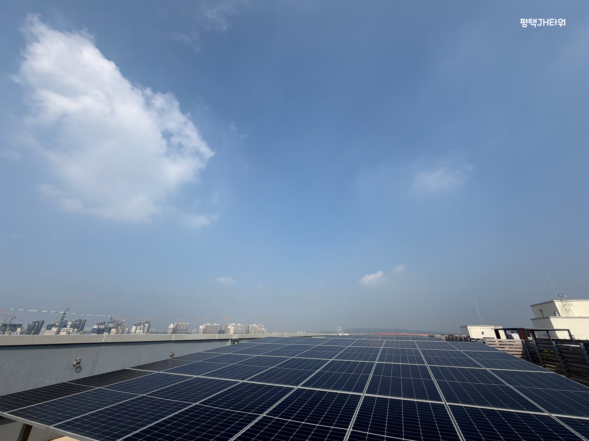 태양광 패널 - 서측
